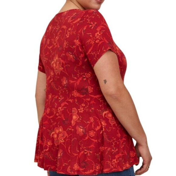 New Torrid Super Soft Button-Front Seamed Top Women's Size M/L Red Paisley NWT - Picture 2 of 11